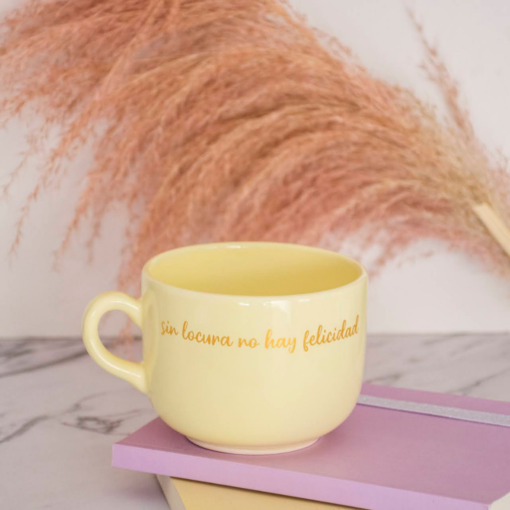 Tazón amarillo pastel