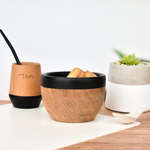 Cuenco de madera artesanal negro