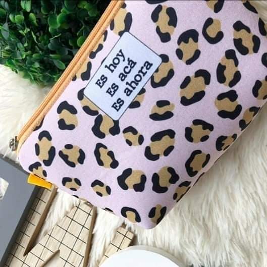 Neceser neoprene animal print - Image 2