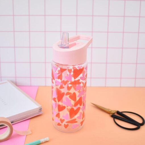 Botella con pico corazones