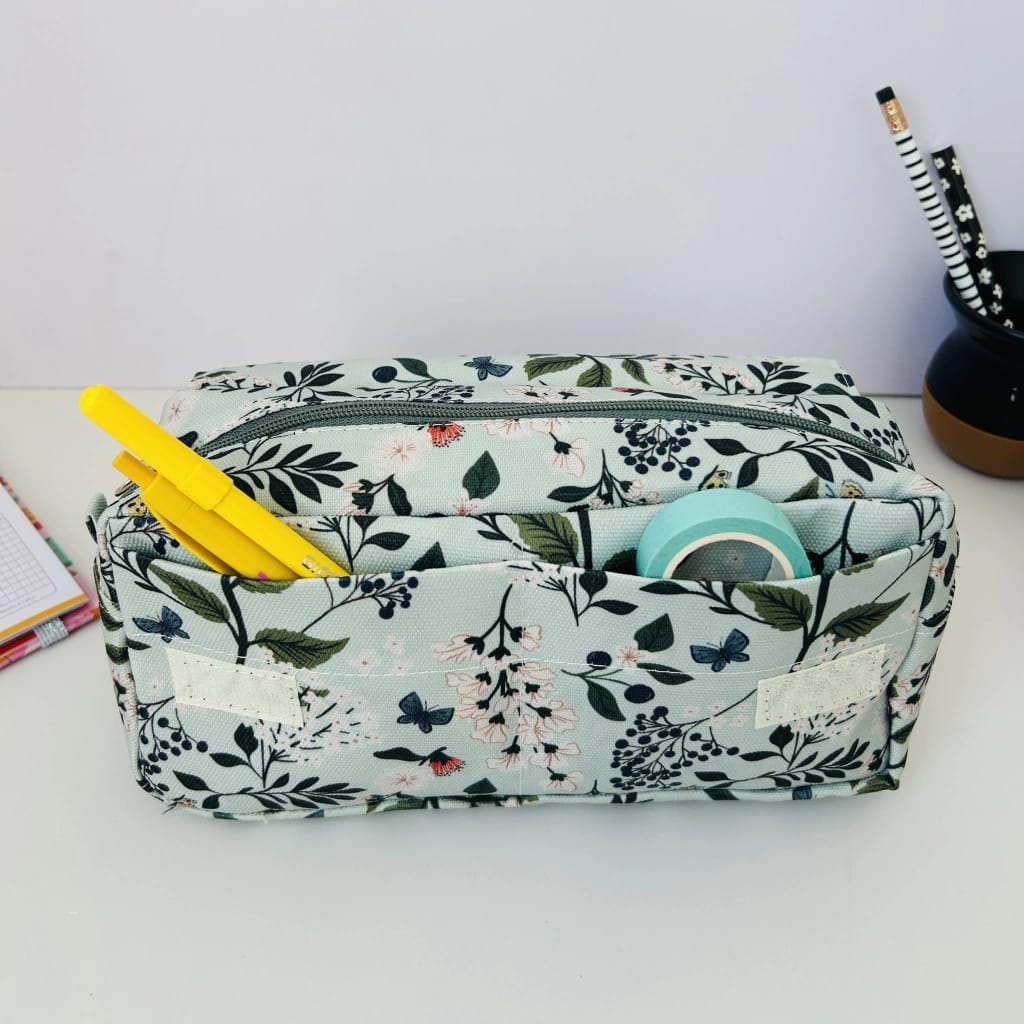 Cartuchera con abrojo y cierre Versalles - Image 2