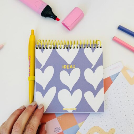 Libreta anillada con lapicera Corazón