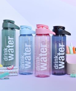 Alternative view of Botella medidora 750 cc negra